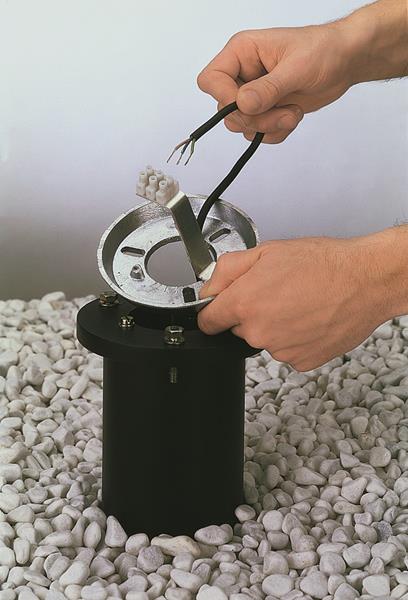 Erdeinbausockel Typ Nr. 0011 - Farbe: schwarz