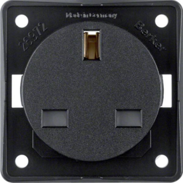 Berker Steckdose mit SK mit EBS British ITG sw