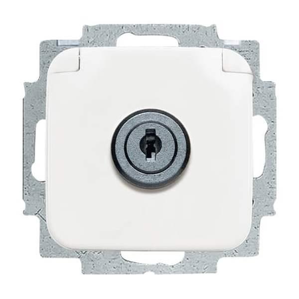 Busch-Jäger 20 EUKSL-214-101-SCHUKO® Steckdosen-Einsatz mit Klappdeckel und Schl Busch-Jäger 20 EUKSL-214-101-SCHUKO® Steckdosen-Einsatz mit Klappdeckel und Schl