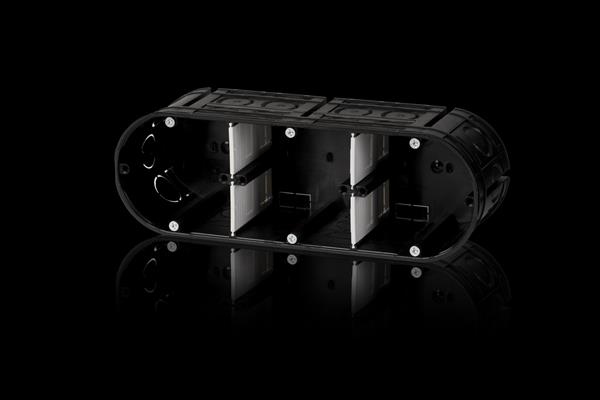 UP Gerätedose massiv UP30, 3-fach, t=63mm